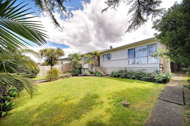 Photo of property in 4 Burndale Terrace, Manurewa, Auckland, 2102