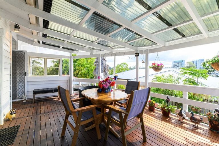 Photo of property in 1/21 Captain Scott Road, Glen Eden, Auckland, 0602