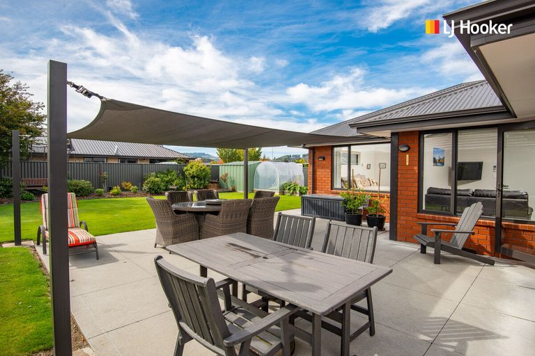 Photo of property in 12 Centre Street, Mosgiel, 9024