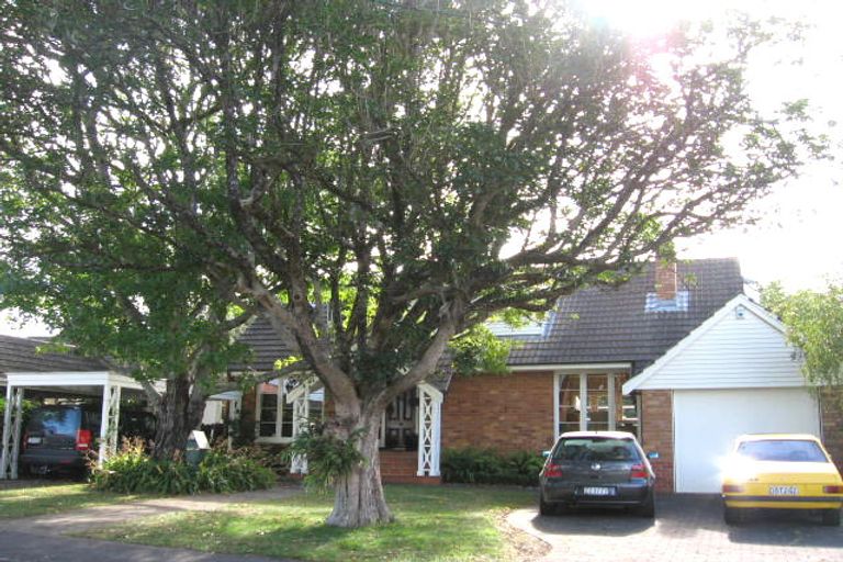 Photo of property in 8 Frieston Road, Milford, Auckland, 0620