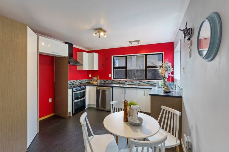 Photo of property in 5 Parakai Street, Paraparaumu, 5032