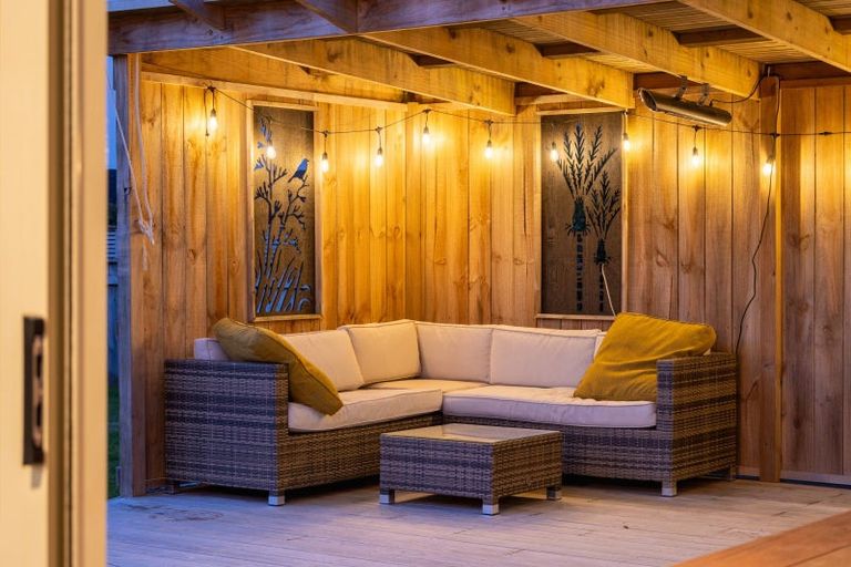 Photo of property in 28 Simpson Crescent, Raumati Beach, Paraparaumu, 5032