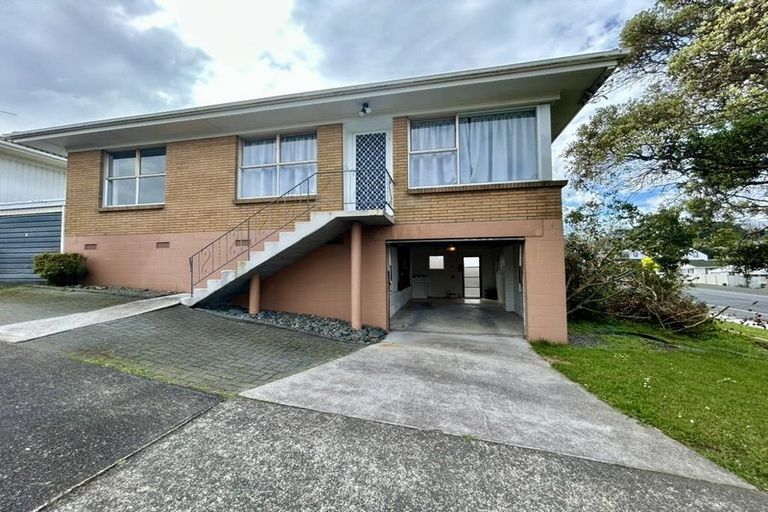 Photo of property in 1/9 Manuka Road, Bayview, Auckland, 0629