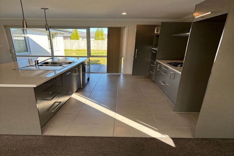 Photo of property in 70 Arion Road, Takanini, 2112