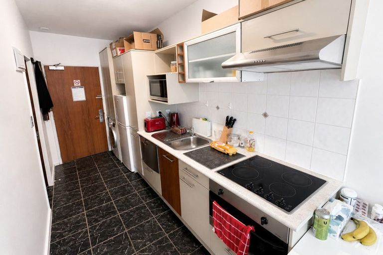 Photo of property in Atrium Towers, 4n/154 The Terrace, Wellington Central, Wellington, 6011