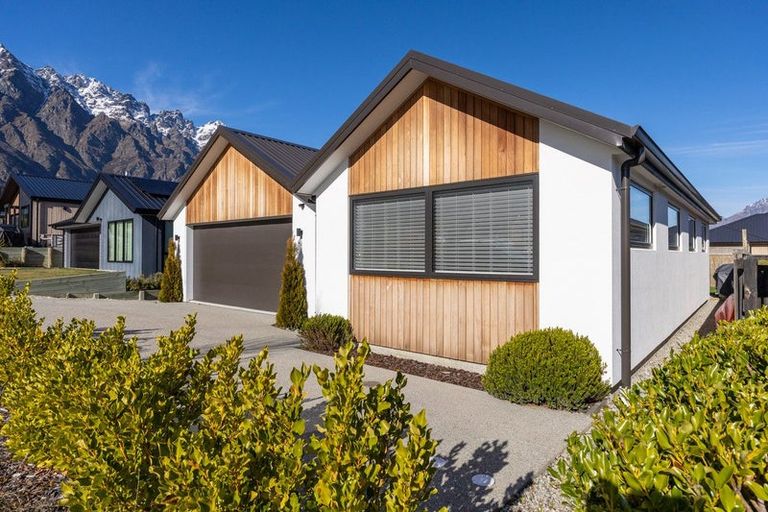 Photo of property in 77 Bannister Street, Jacks Point, Queenstown, 9371