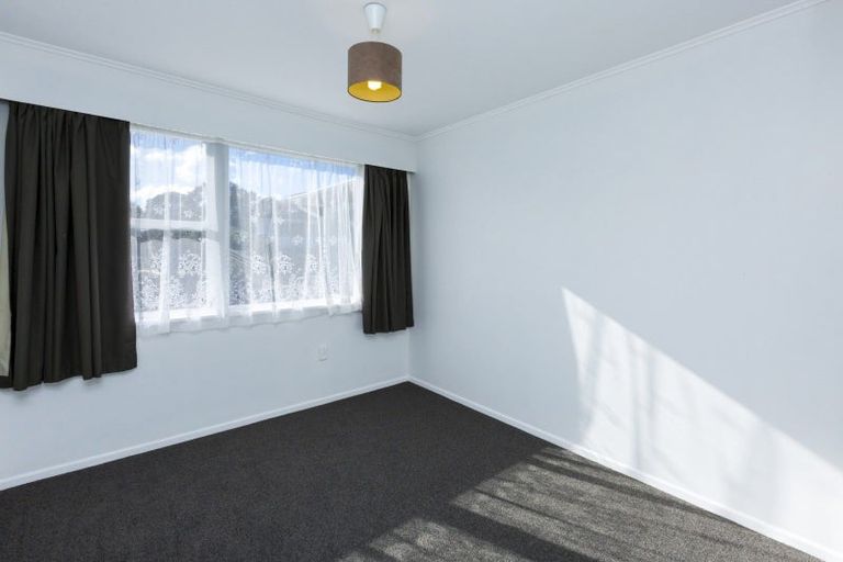 Photo of property in 4 Kukupa Grove, Heretaunga, Upper Hutt, 5018