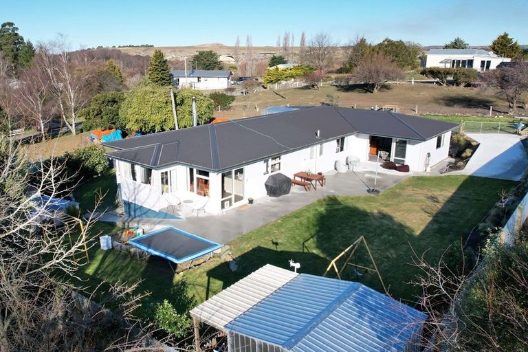 Photo of property in 16 Rees Street, Duntroon, Oamaru, 9494