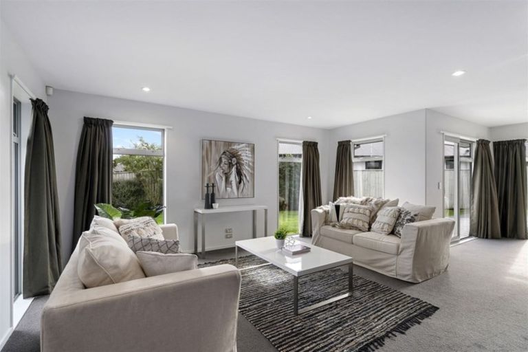 Photo of property in 32 Strauss Drive, Rolleston, 7614