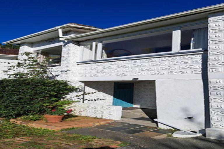 Photo of property in 203 Godley Road, Titirangi, Auckland, 0604
