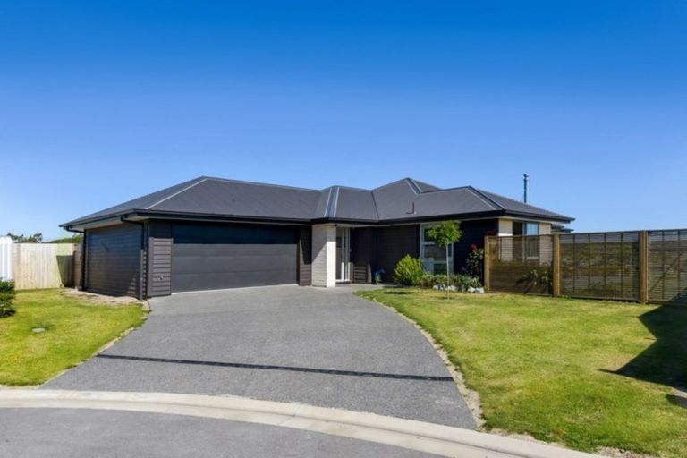 Photo of property in 10 William Hyde Place, Darfield, 7510