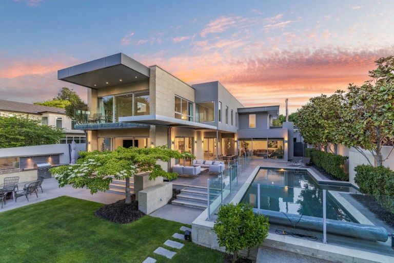 Photo of property in 45 Waiwetu Street, Fendalton, Christchurch, 8052