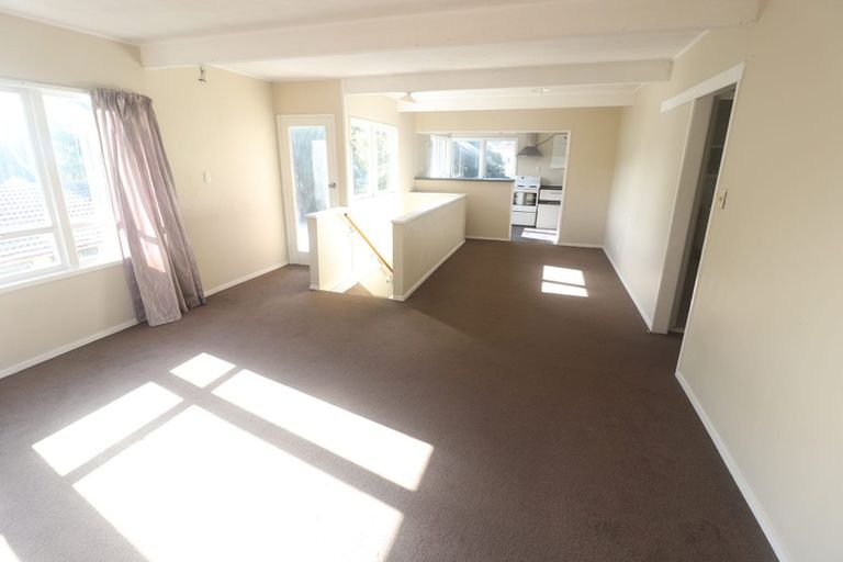 Photo of property in 4 Teviot Place, Totara Vale, Auckland, 0629