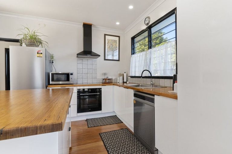 Photo of property in 53 Victoria Street, Carterton, 5713