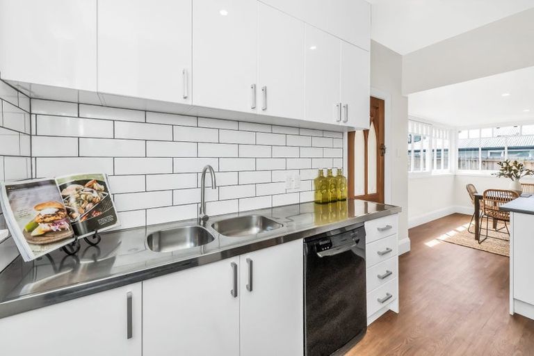 Photo of property in 15 Cardiff Avenue, Somerfield, Christchurch, 8024