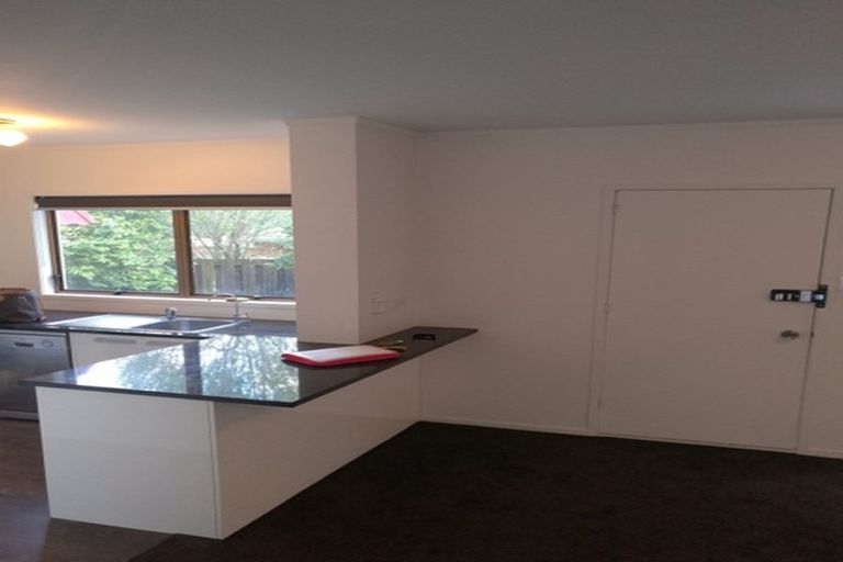 Photo of property in 1/18 Teviot Place, Totara Vale, Auckland, 0629