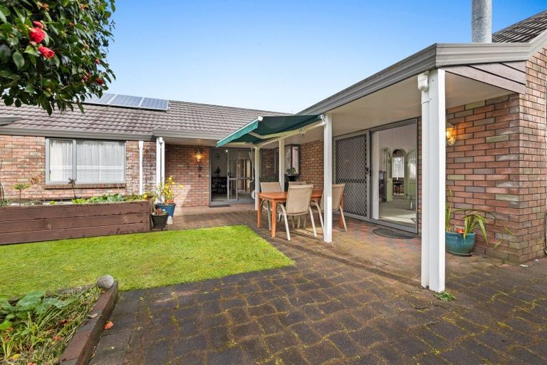 Photo of property in 35 Manu Crescent, Upper Vogeltown, New Plymouth, 4310