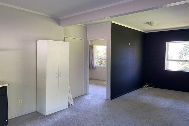 Photo of property in 1/55a West Lynn Road, Titirangi, Auckland, 0604