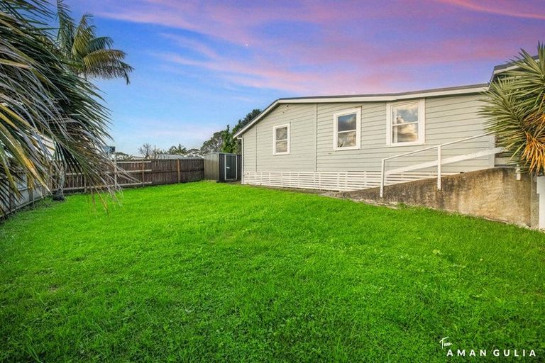 Photo of property in 129 Sunnyside Road, Sunnyvale, Auckland, 0612
