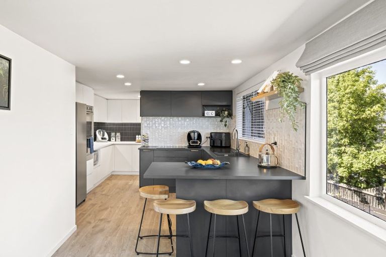 Photo of property in 106 Mount View Road, Bastia Hill, Whanganui, 4500