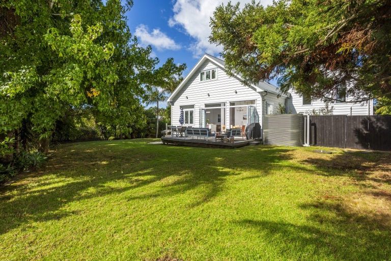 Photo of property in 10a Olwyn Place, Greenhithe, Auckland, 0632