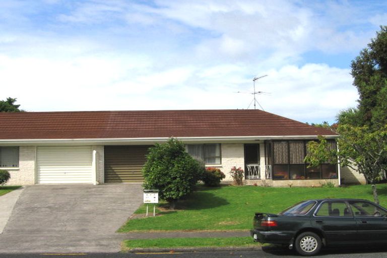 Photo of property in 2/77 Stanniland Street, Sunnyhills, Auckland, 2010