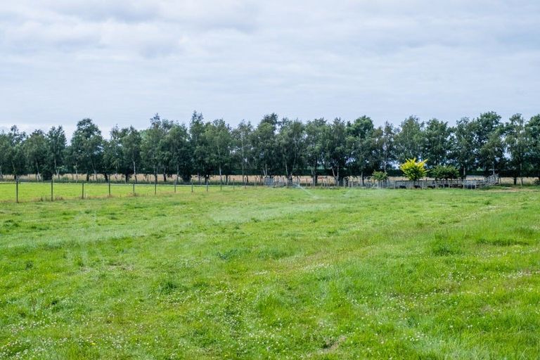 Photo of property in 587 Pleasant Point Highway, Levels, Timaru, 7975