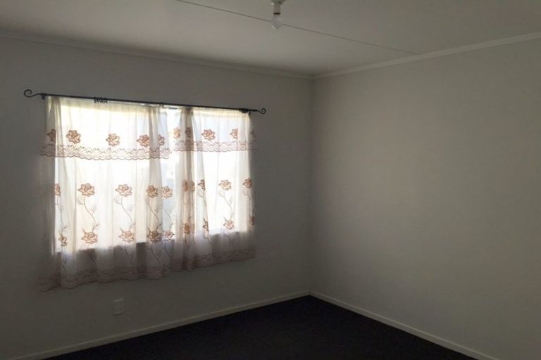 Photo of property in 84 Maplesden Drive, Clendon Park, Auckland, 2103