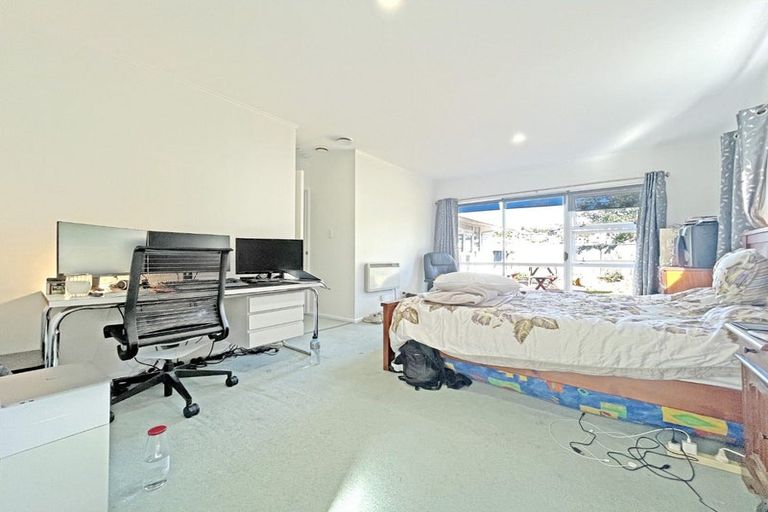 Photo of property in 27 Silverbirch Grove, Churton Park, Wellington, 6037