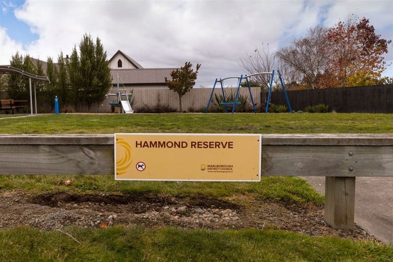 Photo of property in 12 River Terrace, Renwick, 7204