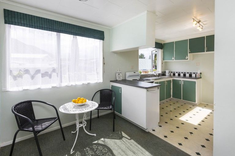 Photo of property in 1/21 Denver Grove, Totara Park, Upper Hutt, 5018