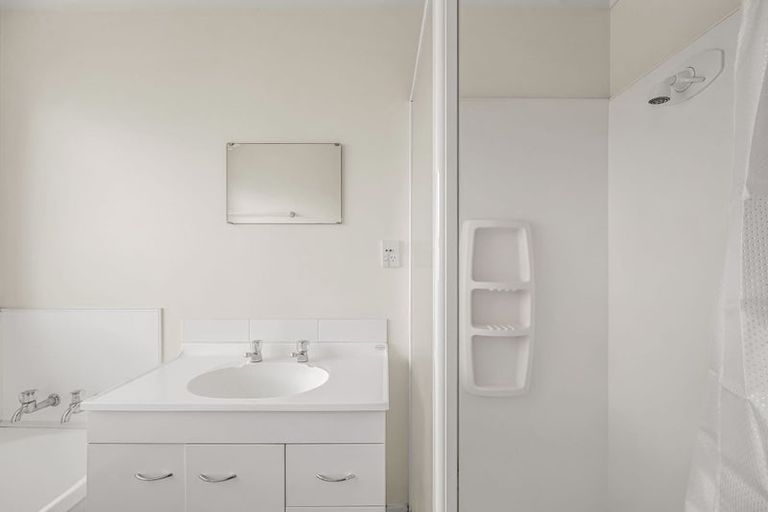 Photo of property in 18a Hillary Crescent, Maraenui, Napier, 4110