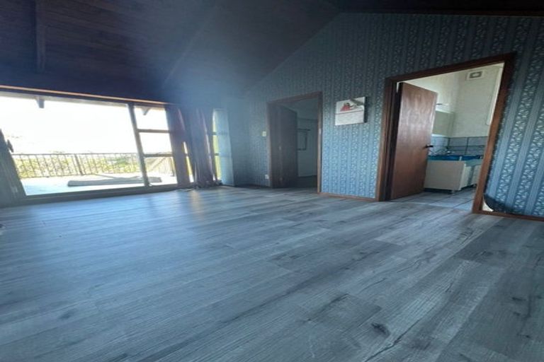 Photo of property in 313 Don Buck Road, Massey, Auckland, 0614