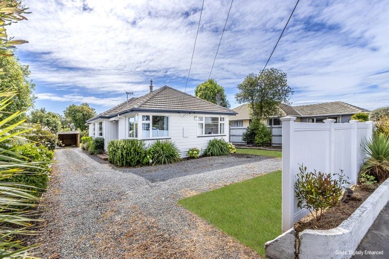 Photo of property in 215 Breezes Road, Aranui, Christchurch, 8061