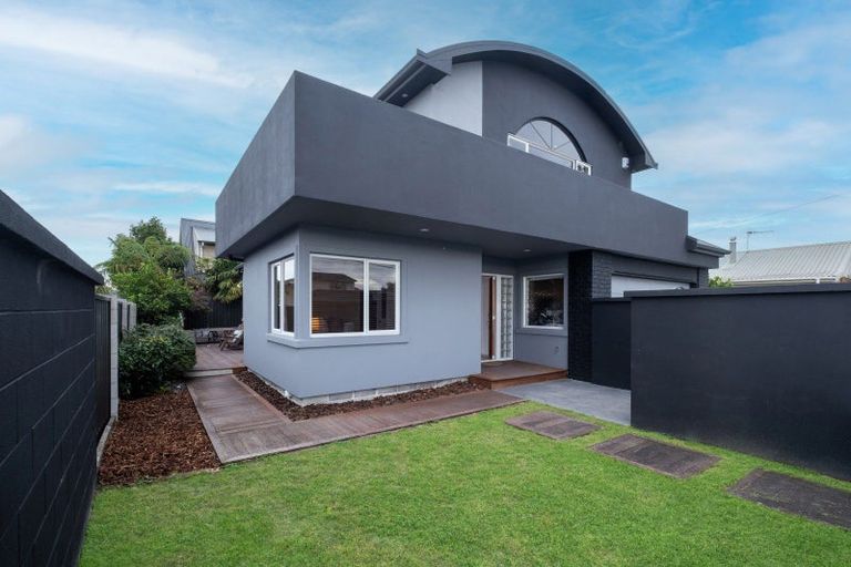 Photo of property in 9a Avenue Road, Greenmeadows, Napier, 4112