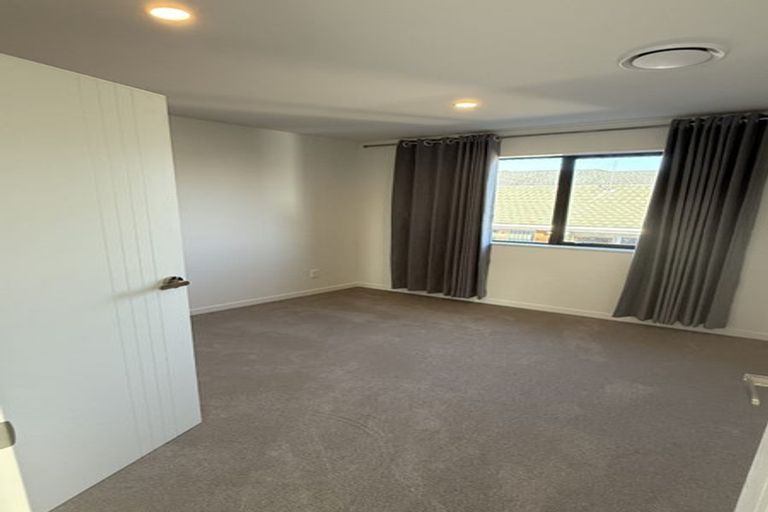 Photo of property in 120 Taylor Street, Blockhouse Bay, Auckland, 0600