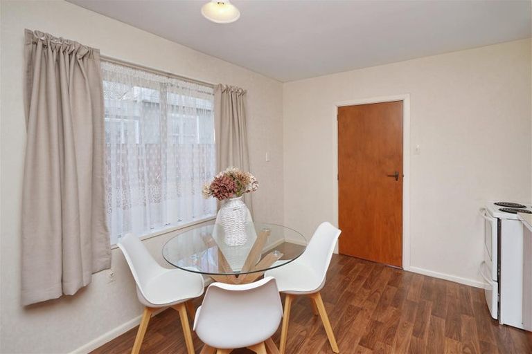 Photo of property in 2/16 Oxley Avenue, St Albans, Christchurch, 8014