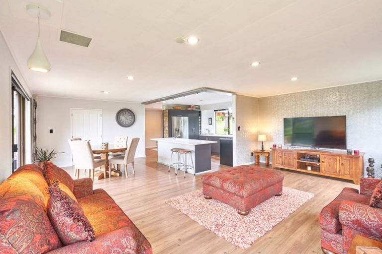 Photo of property in 25 Whisky Way, Aokautere, Palmerston North, 4471