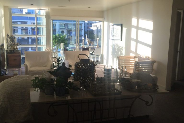 Photo of property in Stratis Apartments At Lighter Quay, 310/83 Halsey Street, Auckland Central, Auckland, 1010