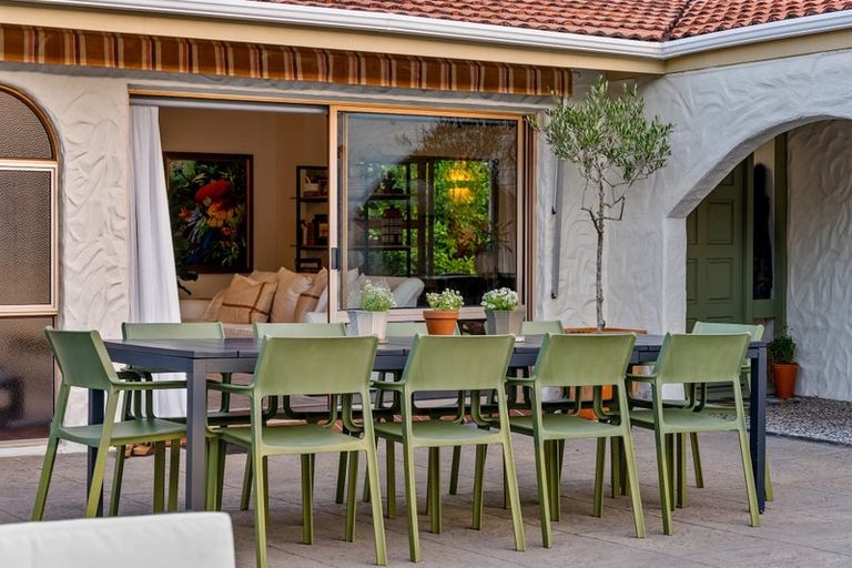 Photo of property in 84 Chelsea View Drive, Chatswood, Auckland, 0626