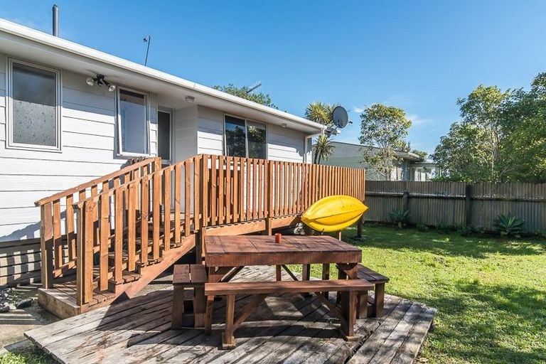 Photo of property in 32 Hookway Grove, Paraparaumu, 5032