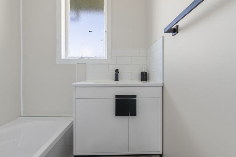 Photo of property in 22 Thomas Crescent, Western Heights, Rotorua, 3015