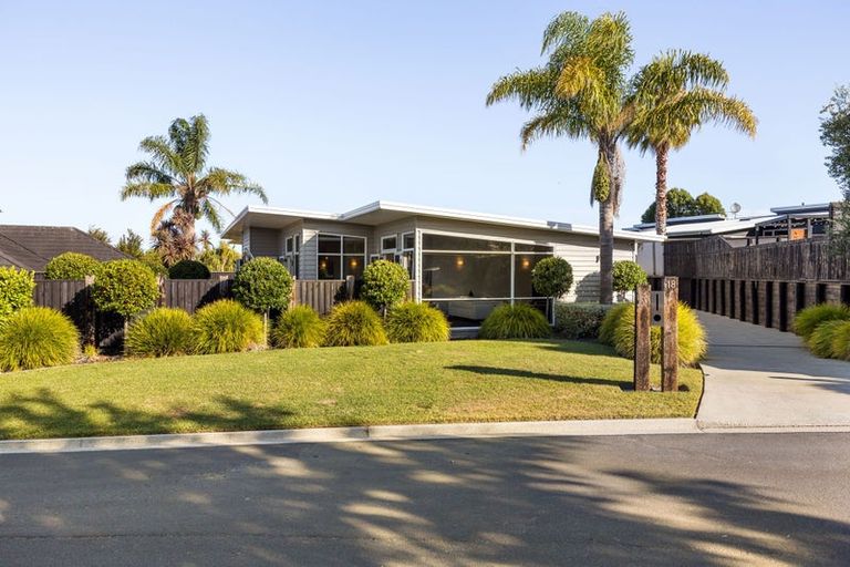 Photo of property in 18 Trinidad Place, Flagstaff, Hamilton, 3210