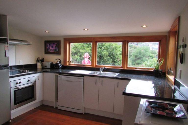 Photo of property in 24 Ticehurst Road, Lyttelton, 8082