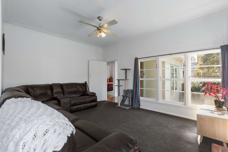 Photo of property in 8 Howden Street, Waiuku, 2123