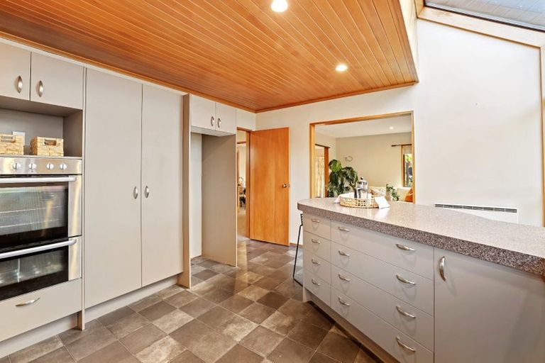 Photo of property in 80 Apsley Drive, Avonhead, Christchurch, 8042