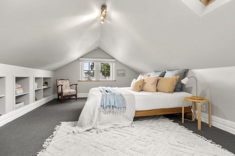 Photo of property in 1 Oxford Terrace, Devonport, Auckland, 0624