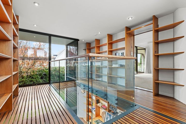 Photo of property in 3 Merivale Lane, Merivale, Christchurch, 8014