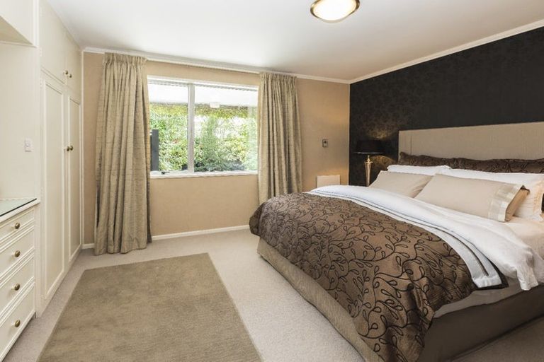 Photo of property in 2/22 Strowan Road, Strowan, Christchurch, 8052