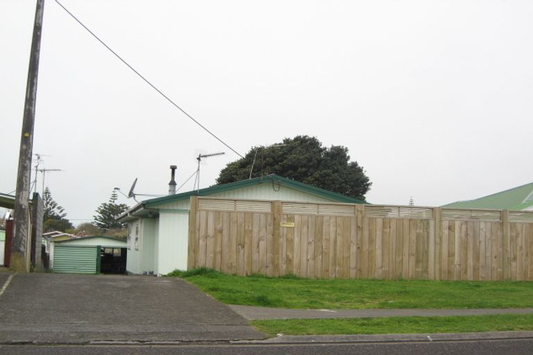 Photo of property in 80 Grey Street, Waitara, 4320
